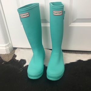 Hunter tall boots-mint color. Size 5